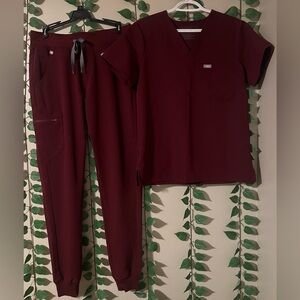 FIGS Maroon Scrub Set – Small Catarina Top + Small/Tall Zamora Jogger Pants EUC